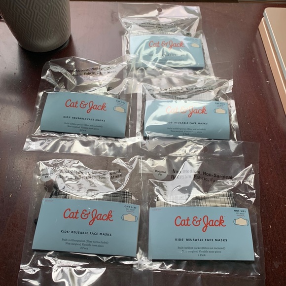 10 Cat & Jack Kids Reusable Boys Masks - Picture 1 of 8